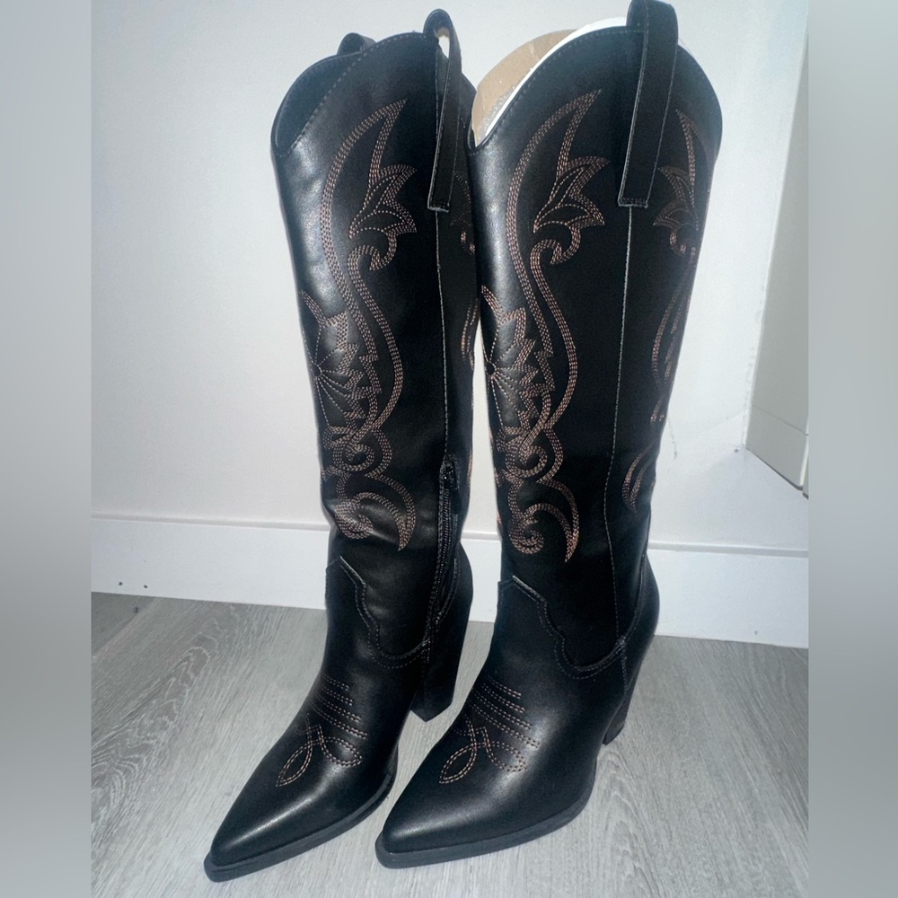 Steve Madden
Lasso Knee High
